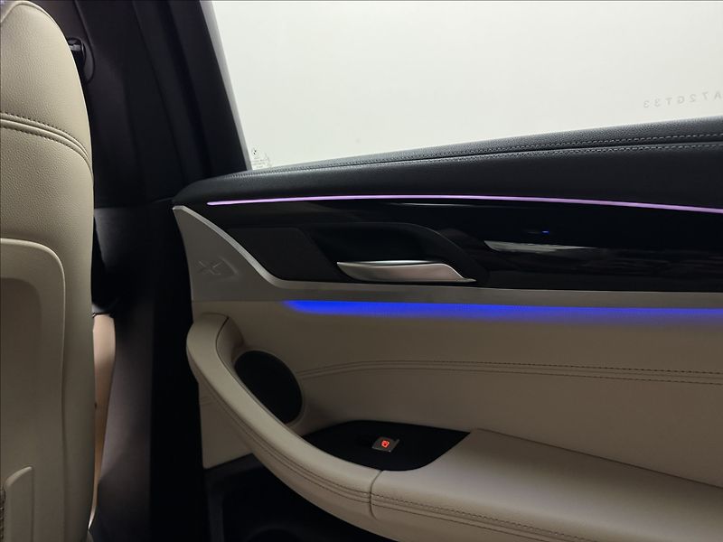 BMW X4 3,0 M40d DPH HUD 360° H/K CZ - fotka 41 z 49