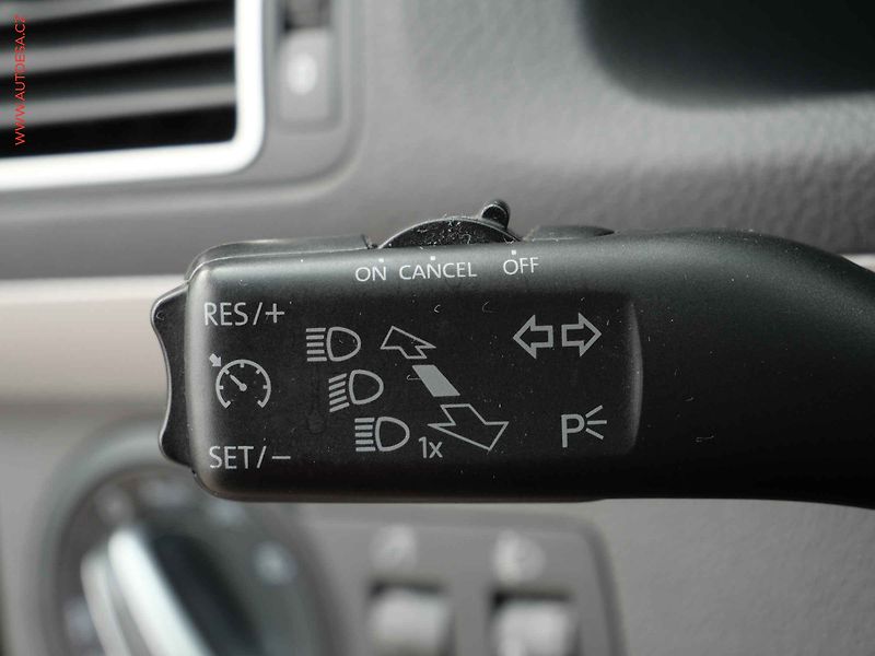Volkswagen Touran (2014) 1.2 TSi, Life, panor, +kola - fotka 12 z 18