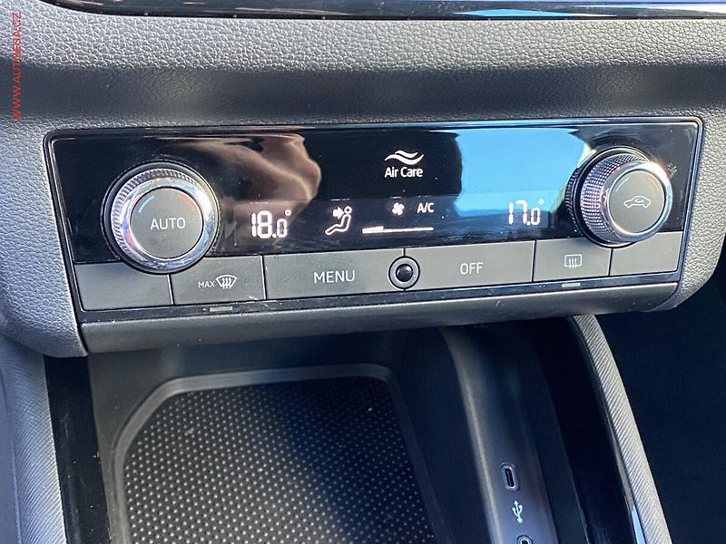 Škoda Kamiq (2021) 1.0 TSi, Amb, DSG, LED - fotka 15 z 18