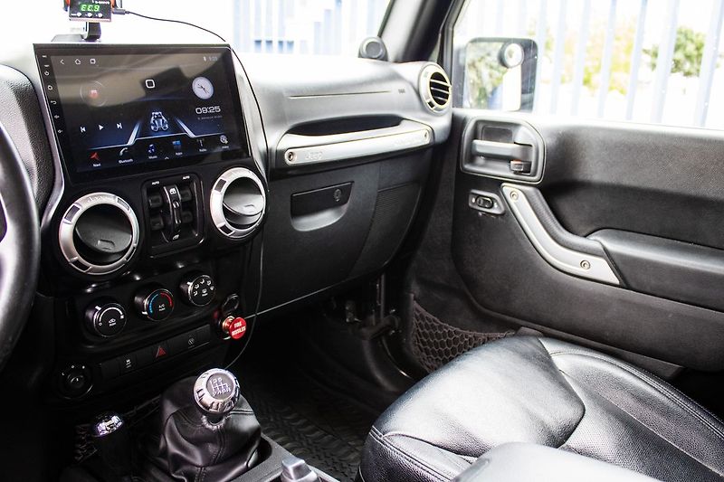Jeep Wrangler - fotka 15 z 22