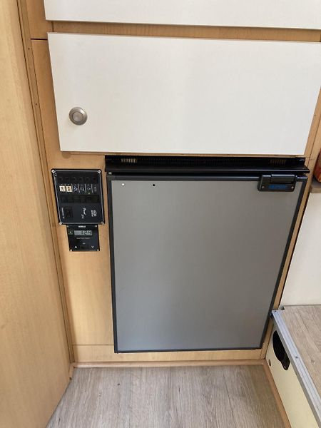 Volkswagen T6 (2017) 2.0TDi DOKA 6míst - DPH - fotka 7 z 31
