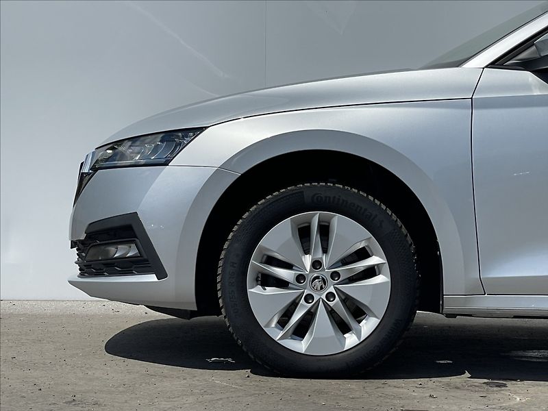 Škoda Octavia 2,0 TDI Combi Ambtion Plus LED - fotka 20 z 24