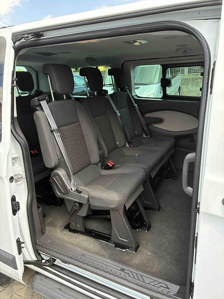 Ford Tourneo Custom (2015) Titanium L1-H1, KLIMA +TZ - fotka 11 z 15