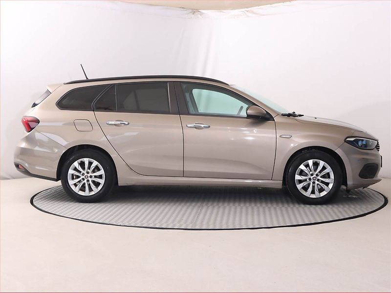 Fiat Tipo (2018) 1.4 16V, Serv.kniha, Tempomat - fotka 6 z 17