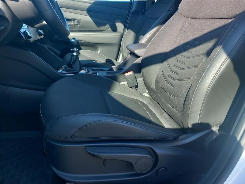 Hyundai Tucson 1,6 T-GDI MT PREMIUM - fotka 18 z 24