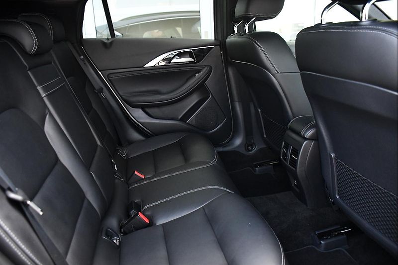 Infiniti QX30 220 CDI 4MATIC PANO ACC - fotka 17 z 52