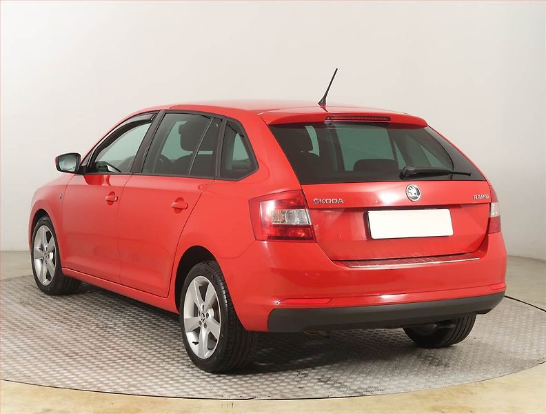 Škoda Rapid (2013) Spaceback 1.2 TSI, ČR,1.maj - fotka 4 z 17