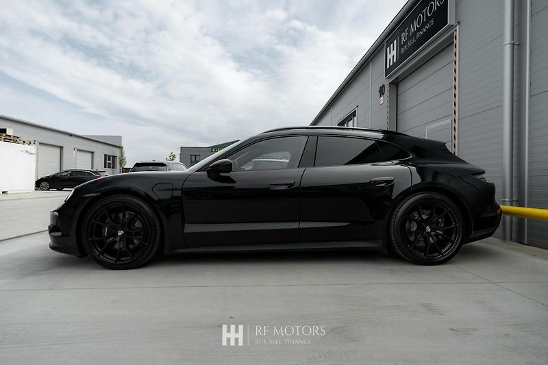 Porsche Taycan (2024) 320kW - fotka 7 z 50