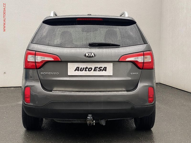 Kia Sorento (2014) 2.2CRDi 4x4, AT, xenon, panor - fotka 5 z 23