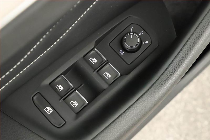 Volkswagen Passat (2020) 1.5 TSI - fotka 9 z 20