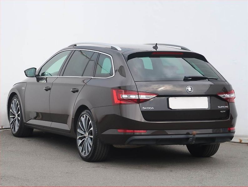 Škoda Superb (2018) Laurin&Klement 2.0 TDI, 4X4 - fotka 4 z 25