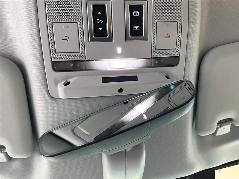 Land Rover Defender (2026) 110 D250 X-DYNAMIC SE - fotka 23 z 26