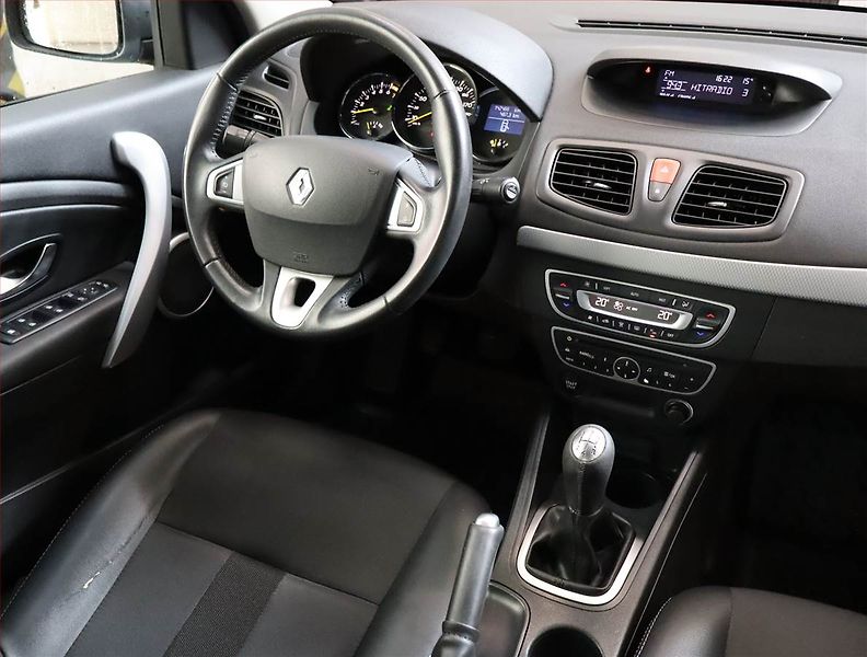 Renault Fluence (2011) 1.6 16V, nová STK - fotka 7 z 18