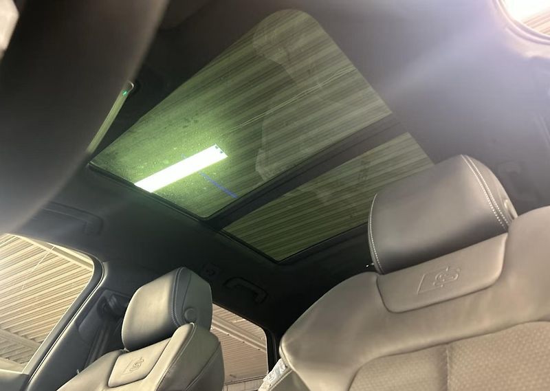 Audi Q8 e-tron 55 Q S-Line 360kam Tažné Pano - fotka 18 z 19