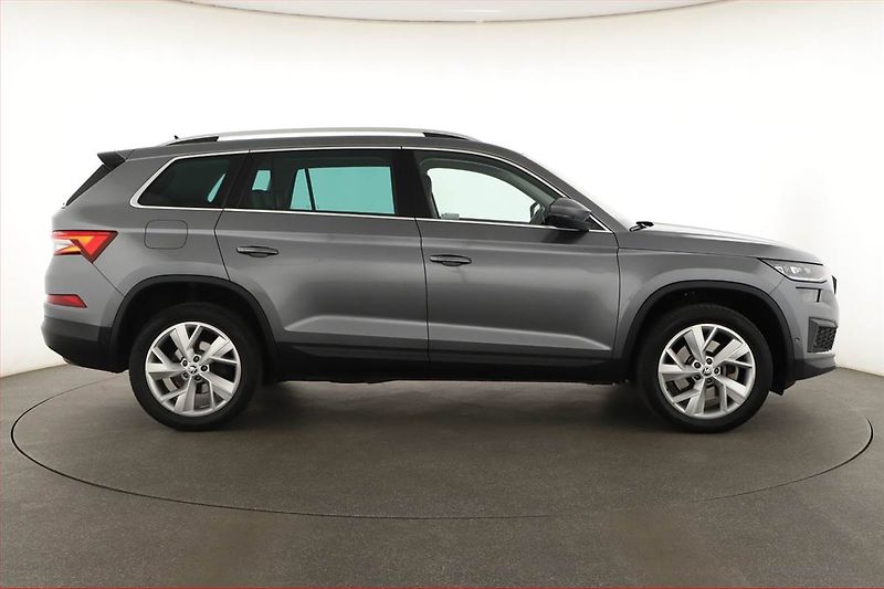 Škoda Kodiaq (2023) 2.0 TDI - fotka 6 z 27
