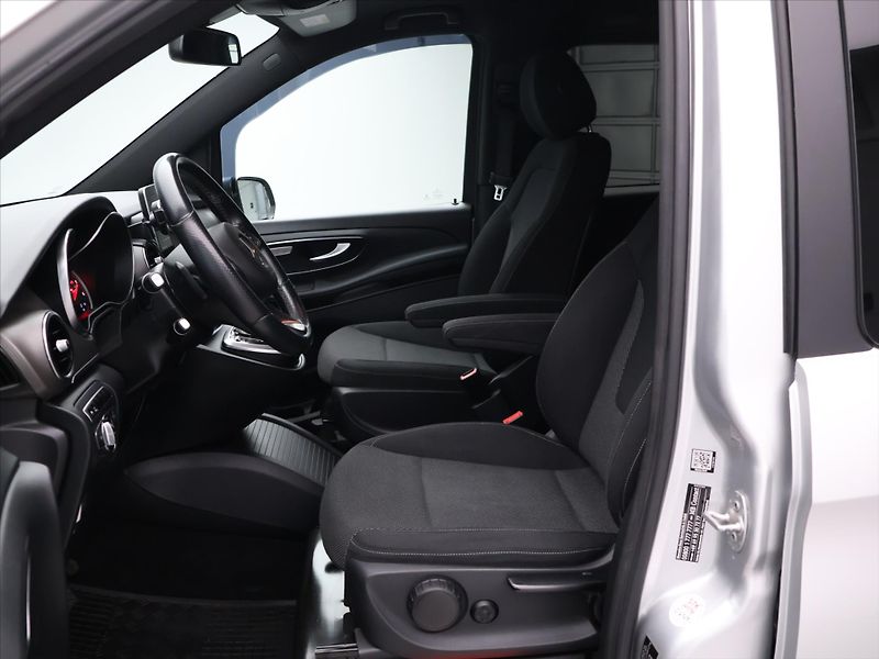 Mercedes-Benz Třídy V 2,1 220d 120kW Bluetec 8-míst - fotka 11 z 35