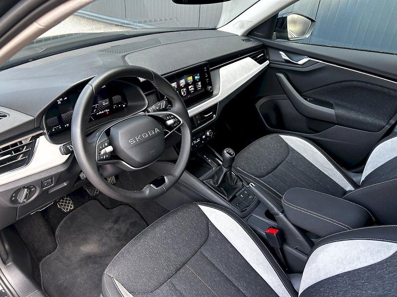 Škoda Kamiq (2025) 1.5 TSI 110kW MP6 Top Selectio - fotka 25 z 35