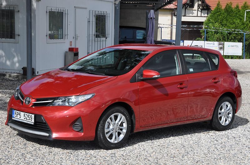 Toyota Auris 1.33VVT-i 73kW - fotka 1 z 11