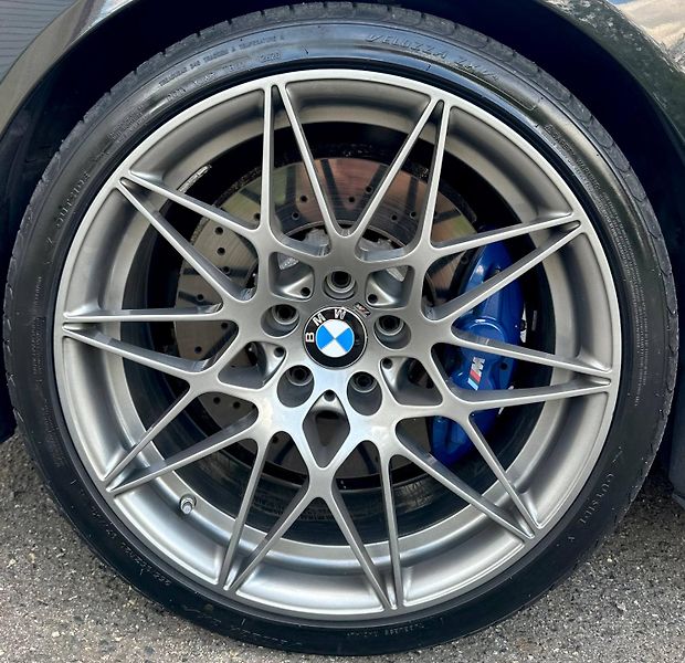 BMW M4 (2017) F83 3.0 317 KW 101TKM MANUAL  - fotka 8 z 35