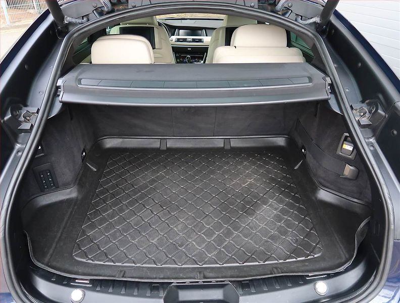 BMW Řada 5 (2012) 530d xDrive GT, 4X4, Automat - fotka 14 z 34