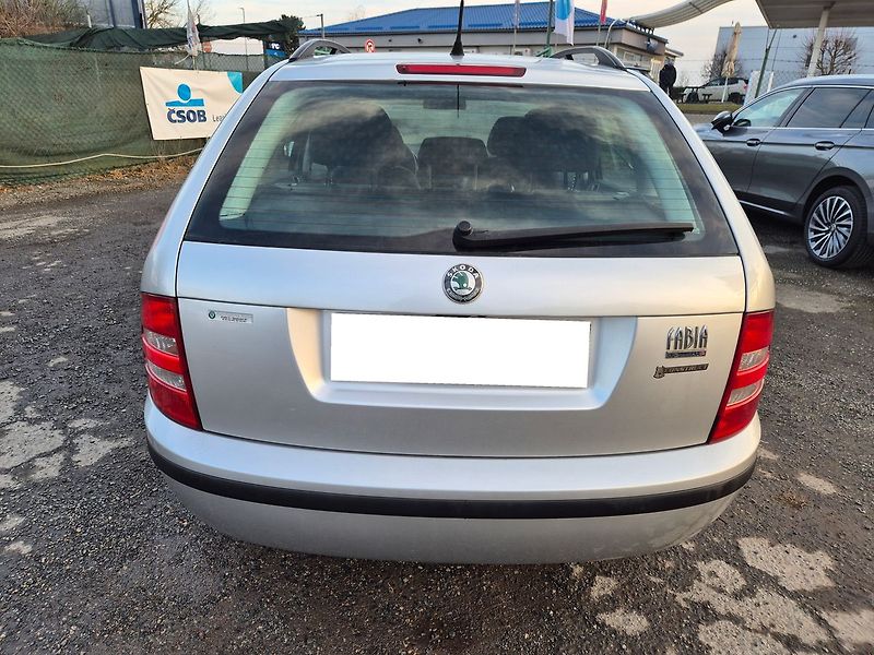 Škoda Fabia Combi 1,2 HTP 47kW, CZ, 1. maj - fotka 6 z 14