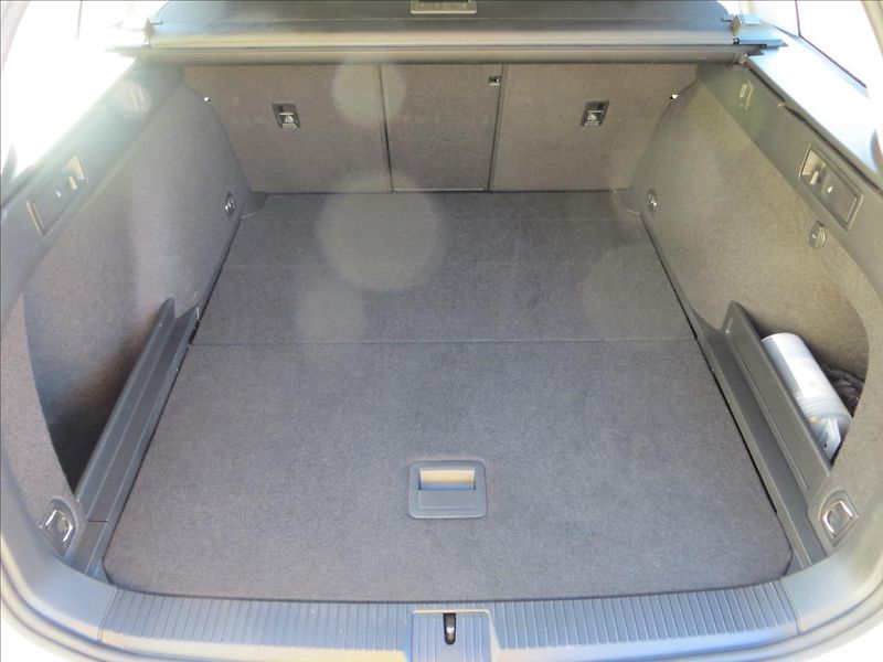 Volkswagen Passat 2,0 TDI 110kW Business ČR - fotka 7 z 26