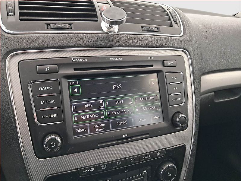 Škoda Octavia (2010) Elegance 1.4 TSI, ČR,1.maj - fotka 12 z 17