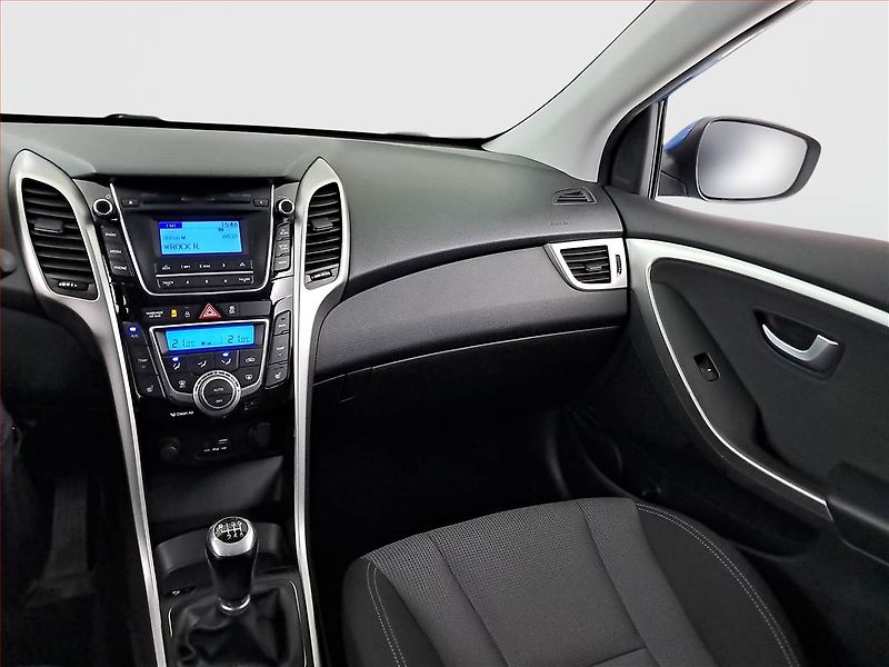 Hyundai i30 (2016) 1.6 MPI, Tempomat - fotka 8 z 14