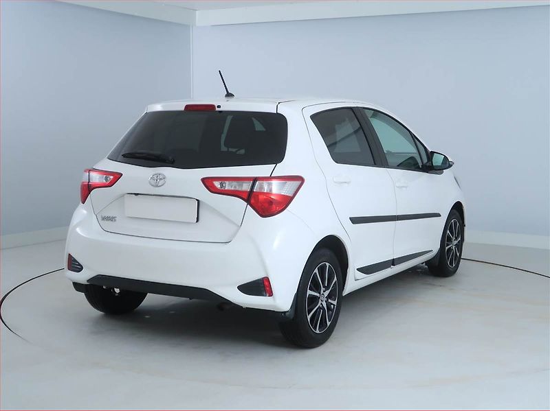 Toyota Yaris (2018) 1.5 Dual VVT-i, Serv.kniha - fotka 5 z 14