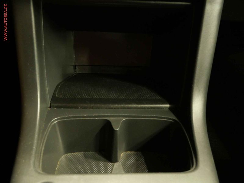 Suzuki Swift (2008) 1.3i, AC, STK9/28 - fotka 19 z 19