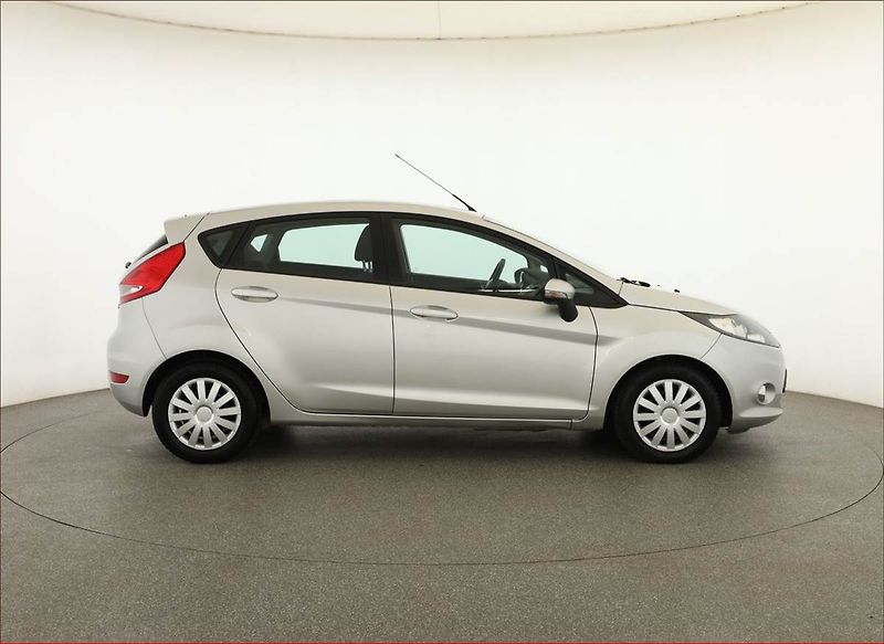 Ford Fiesta (2012) 1.6 TDCi, levný provoz - fotka 6 z 17