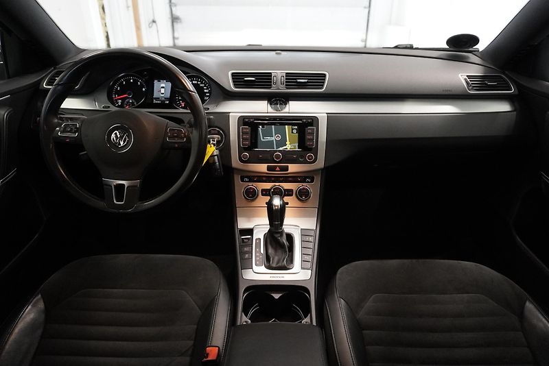 Volkswagen Passat (2012) 3.6 FSi 4x4 DSG ALCANTARA - fotka 21 z 29