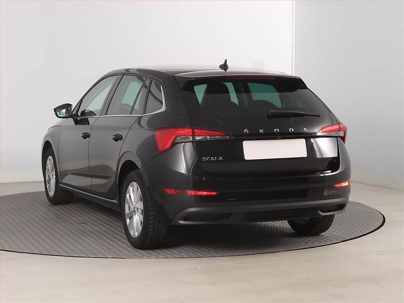 Škoda Scala (2023) 1.5 TSI, Automat, ČR,1.maj - fotka 4 z 17