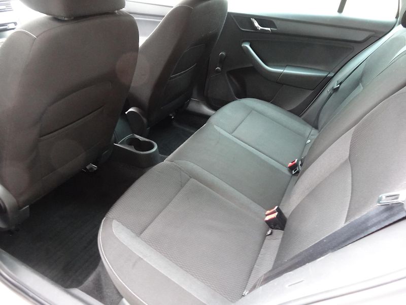 Škoda Rapid 1.2TSi 2xlitá kola zim.+let.pn - fotka 7 z 9