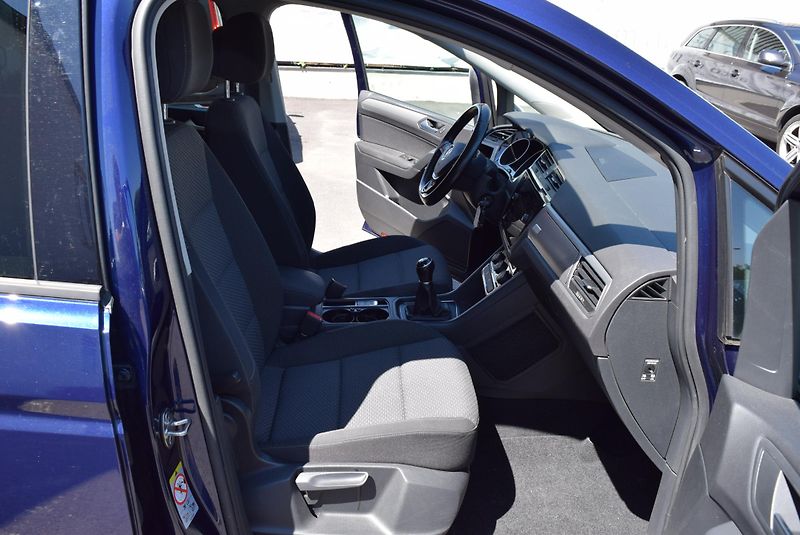 Volkswagen Touran (2017) 1.4TSI 110kw COMFORTLINE BMT  - fotka 32 z 51