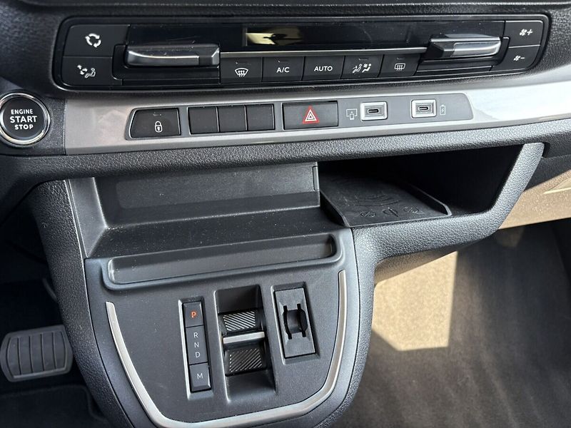 Toyota ProAce Verso L2 2,0D 177k AT8 Family 8S  FU - fotka 15 z 40