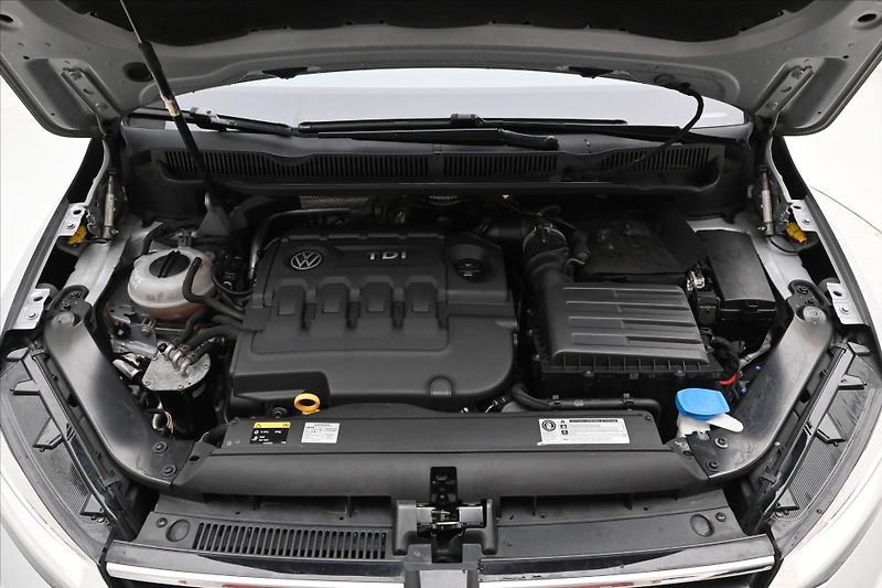 Volkswagen Touran 2,0 TDI 110kW DSG Záruka až 5 - fotka 9 z 30