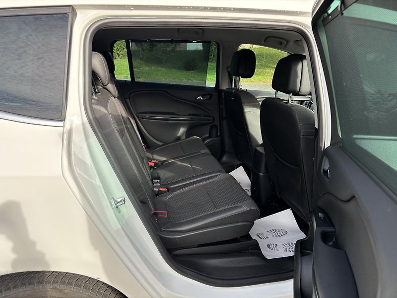 Opel Zafira (2016) 1.4 Turbo 103kw Serviska ČR - fotka 20 z 32