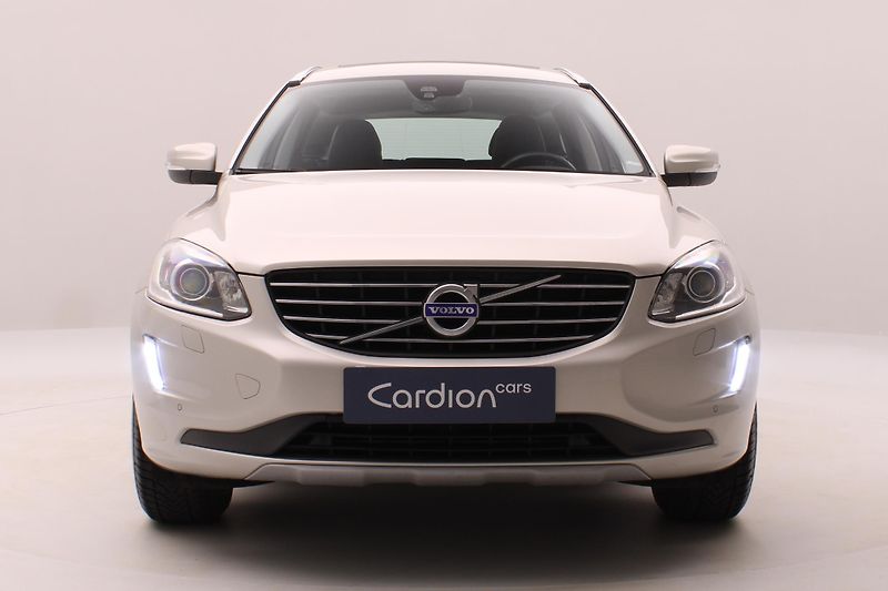 Volvo XC60 D4 AWD SUMMUM AUT  - fotka 15 z 42