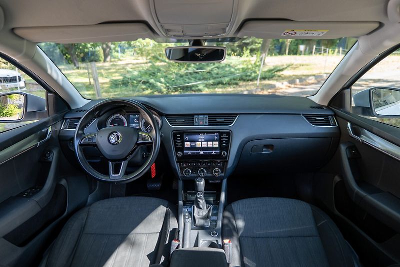 Škoda Octavia 1.0 TSI DSG CarPlay Tažné Senz - fotka 14 z 30