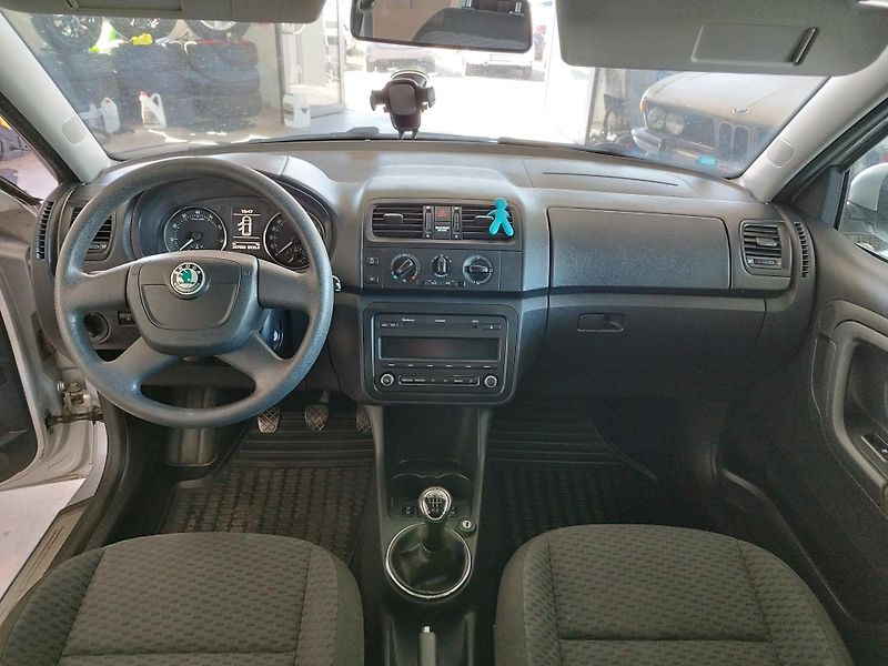 Škoda Fabia (2010) 1,2TSI,63KW,KLIMA,TAŽNÝ,ČR - fotka 19 z 25