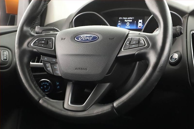 Ford Focus (2017) 1.5 EcoBoost, Tempomat - fotka 8 z 14