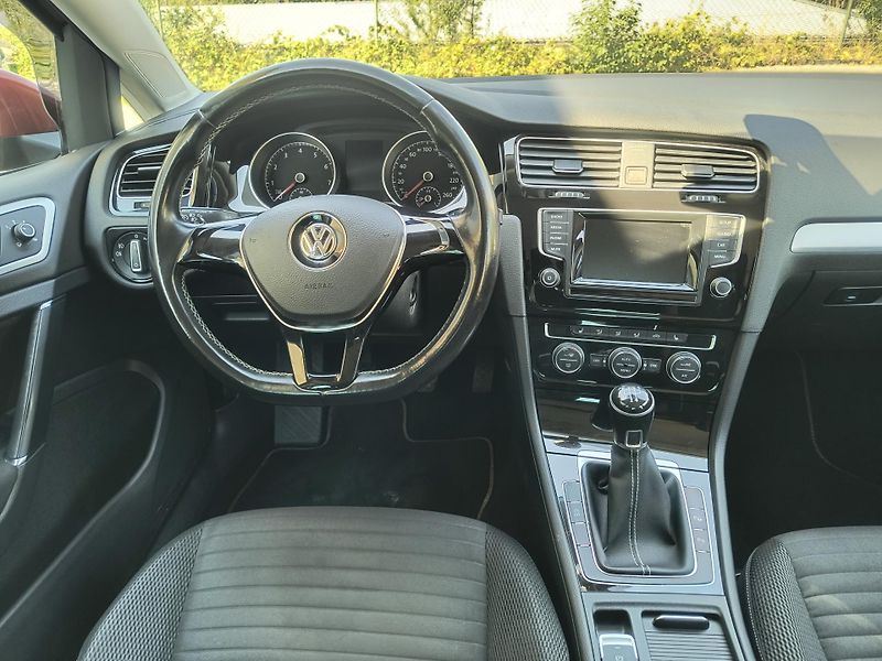 Volkswagen Golf (2014) 1.2 TSI 63KW 4-VÁLEC Z ŘEMENEM - fotka 27 z 66