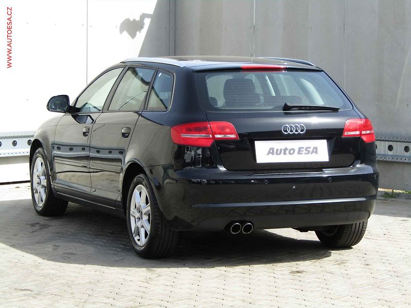 Audi A3 (2009) 1.4 TFSi, 1.maj, AC, park - fotka 6 z 17