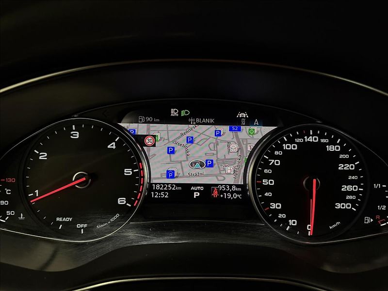 Audi A6 40TDI Q MHEV SPORT MATRIX LED - fotka 17 z 47