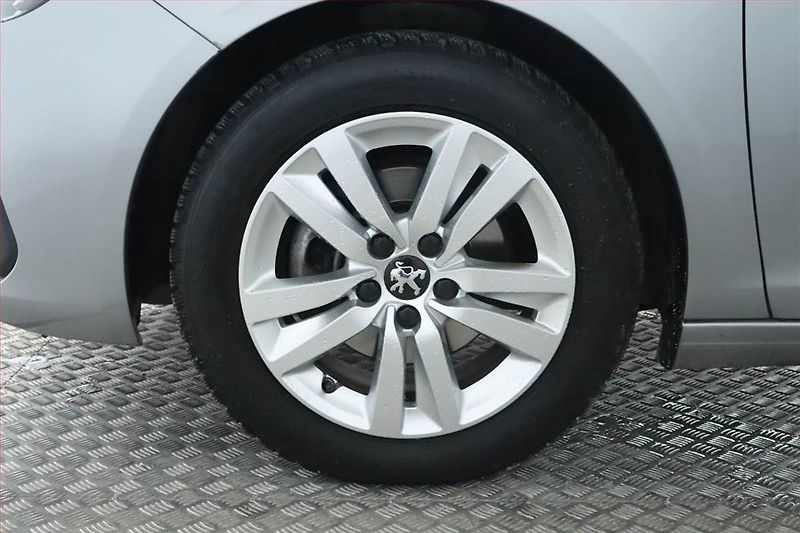 Peugeot 308 (2019) 1.2 PureTech, Automat - fotka 15 z 24