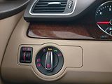 Volkswagen Passat (2013) Highline 2.0 TDI, Automat - náhled 21