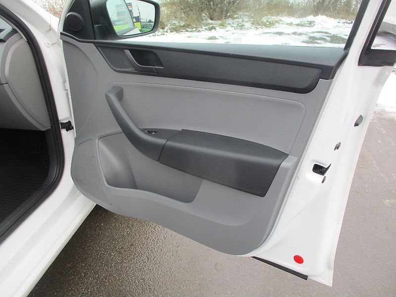 Škoda Rapid 1.2 TSi NOVÉ V ČR*L+Z PNEU - fotka 25 z 37