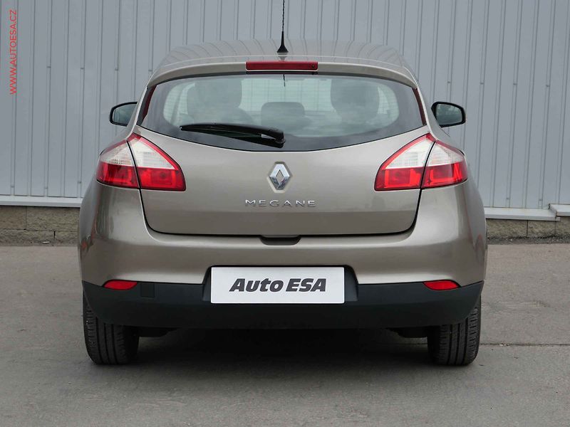 Renault Mégane (2009) 1.6SCe, ČR, AC - fotka 5 z 15