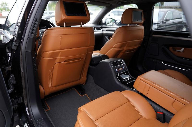 Audi A8 4.2 TDI Long,4x4 Exclusive - fotka 35 z 50